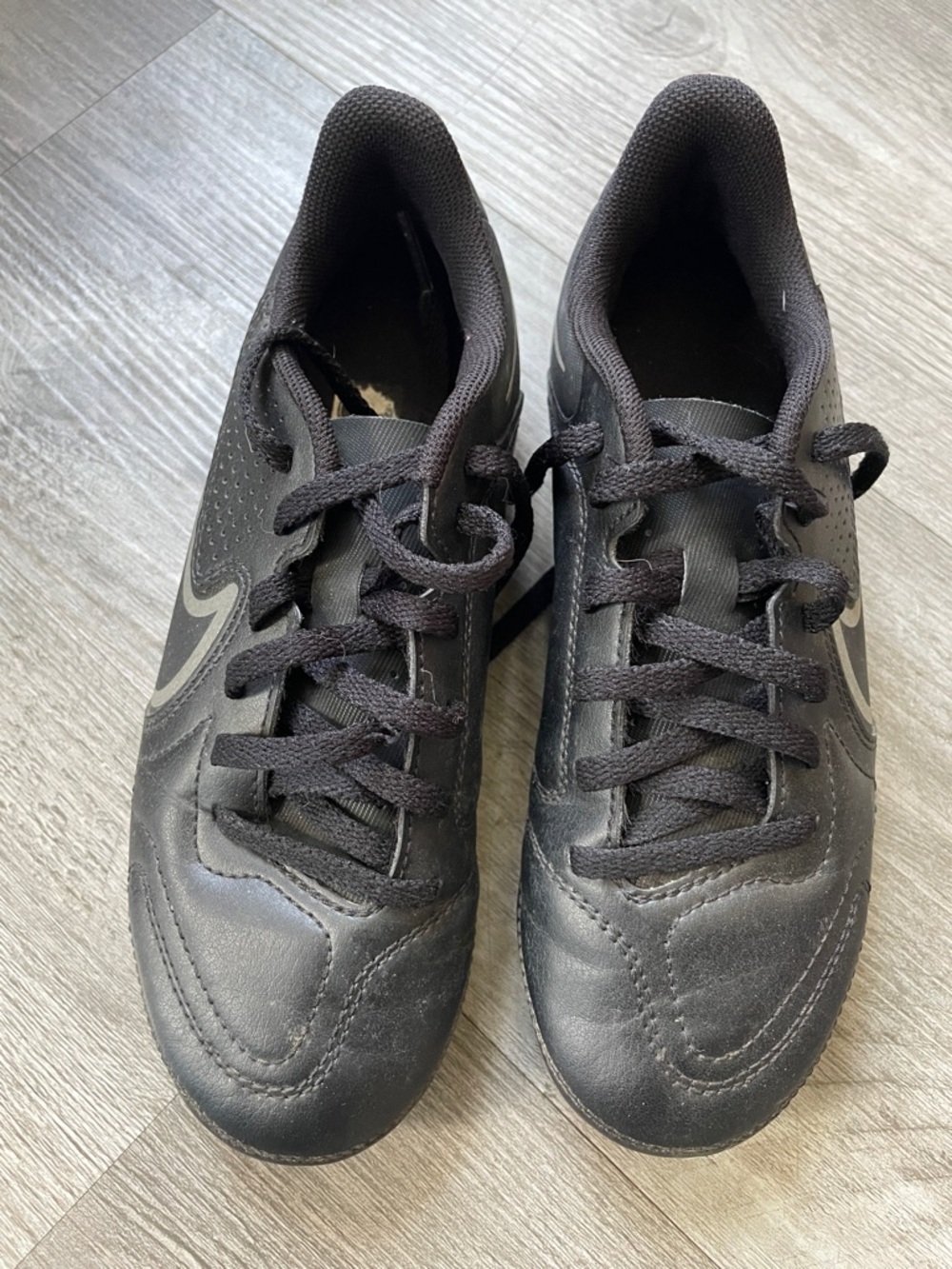 Nike Cleats - Picture 2 of 6